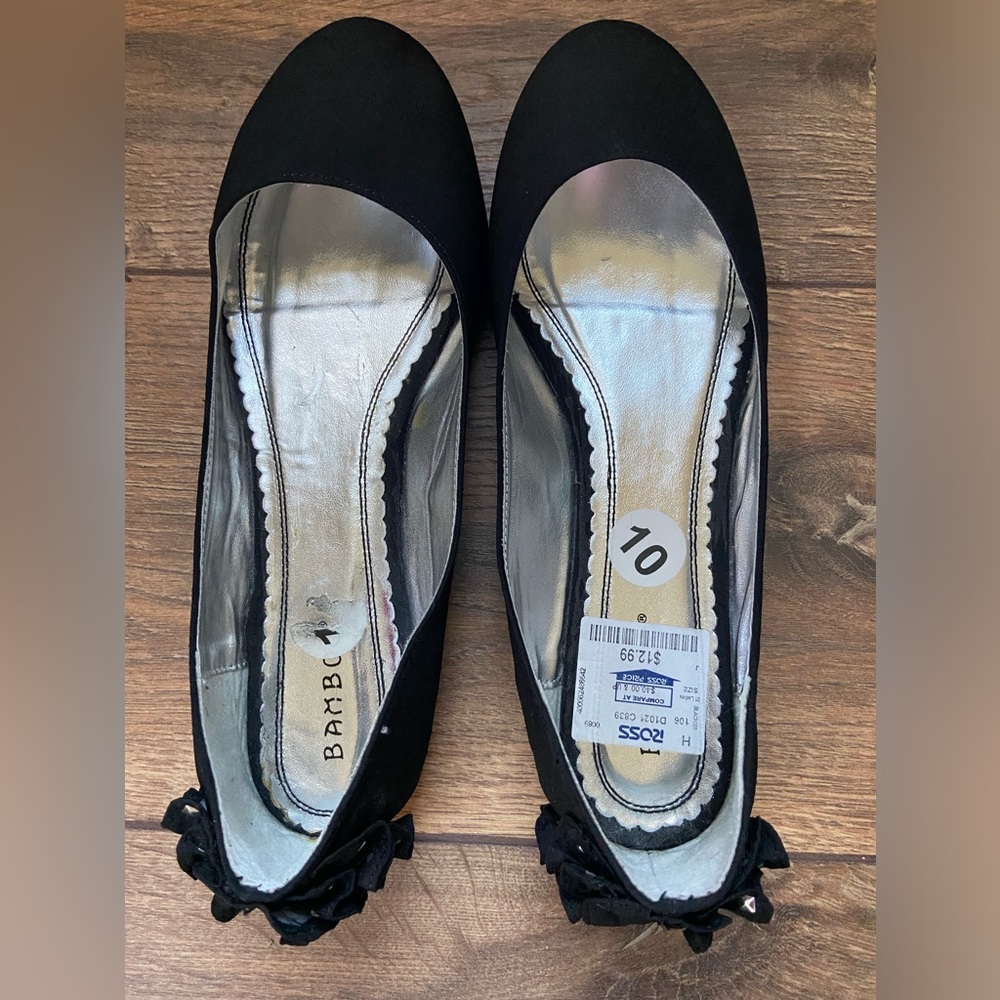 NWT Black Ballet Flat with Ruffle Detail on Heel
